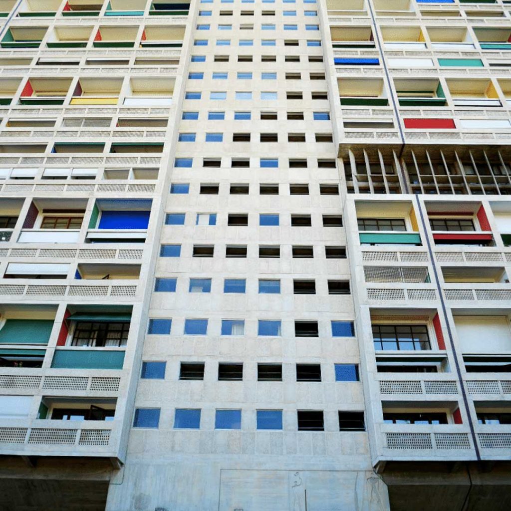 معماری مدرن شهر درخشان