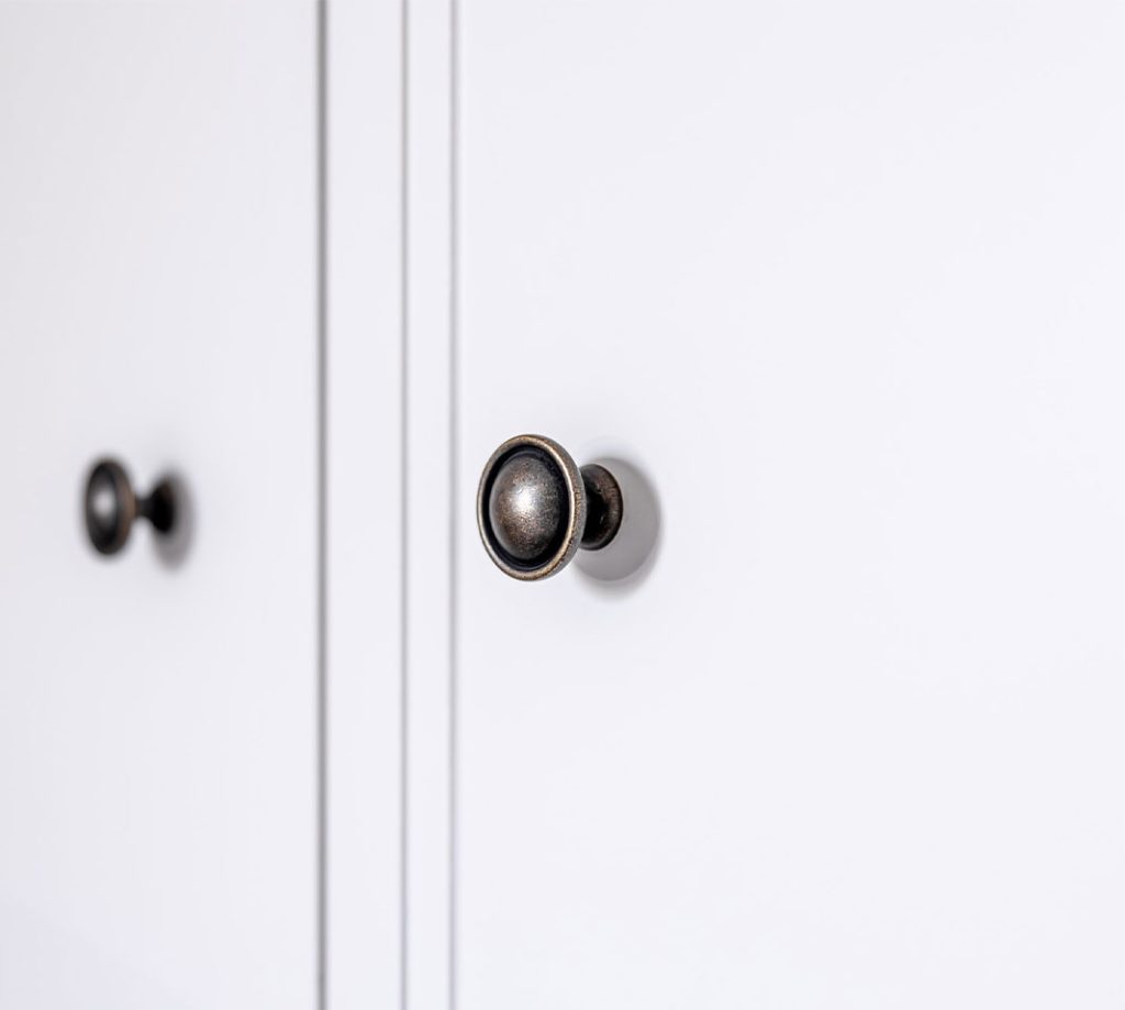 دستگیره کمد دیواری دکمه ای