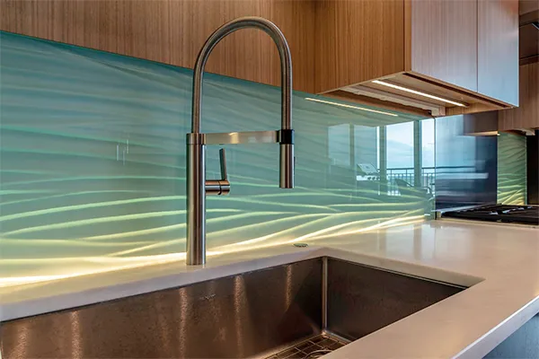 شیشه بین کابینتی