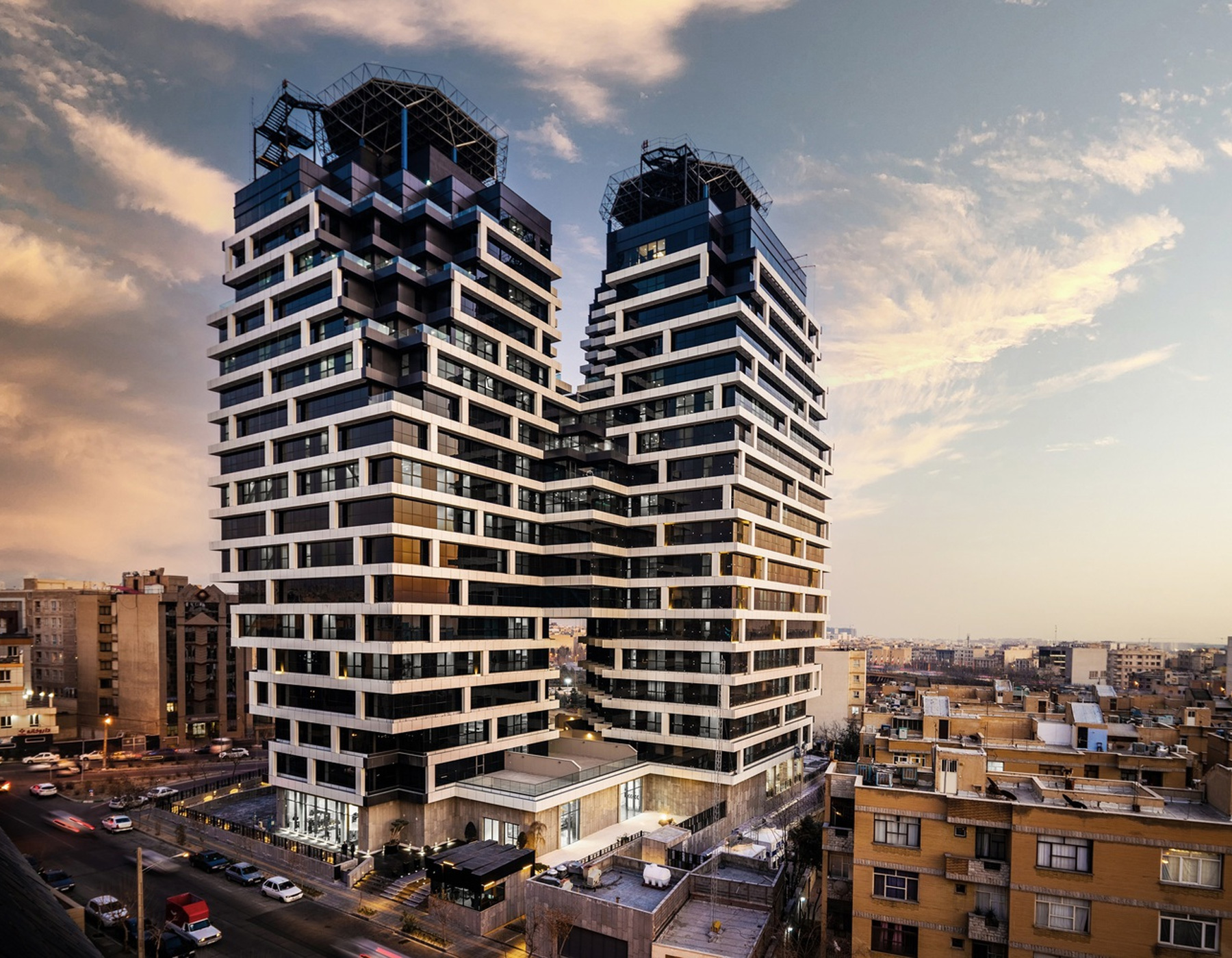 برج دوقلوی میکا