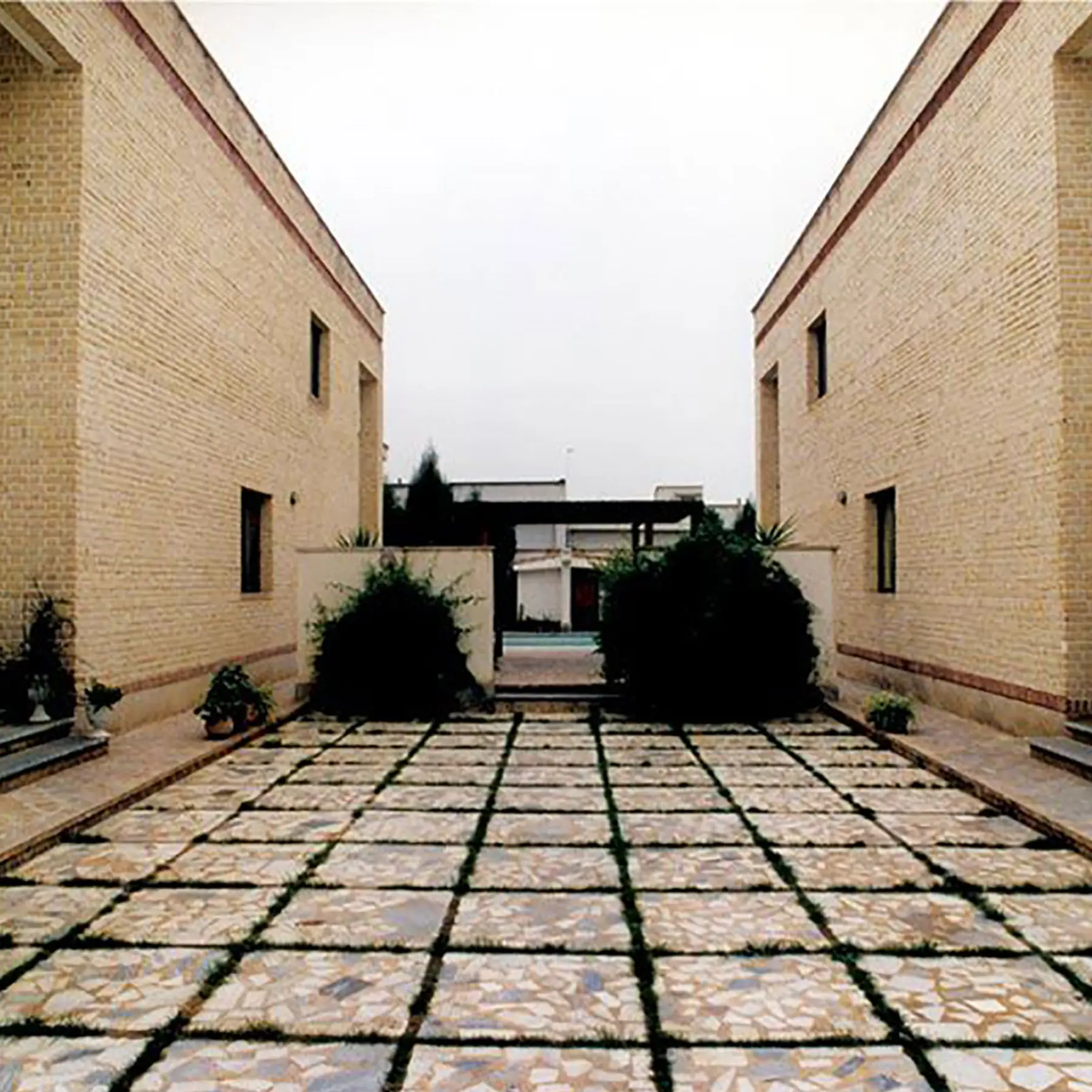 دو خانه برای دو دوست