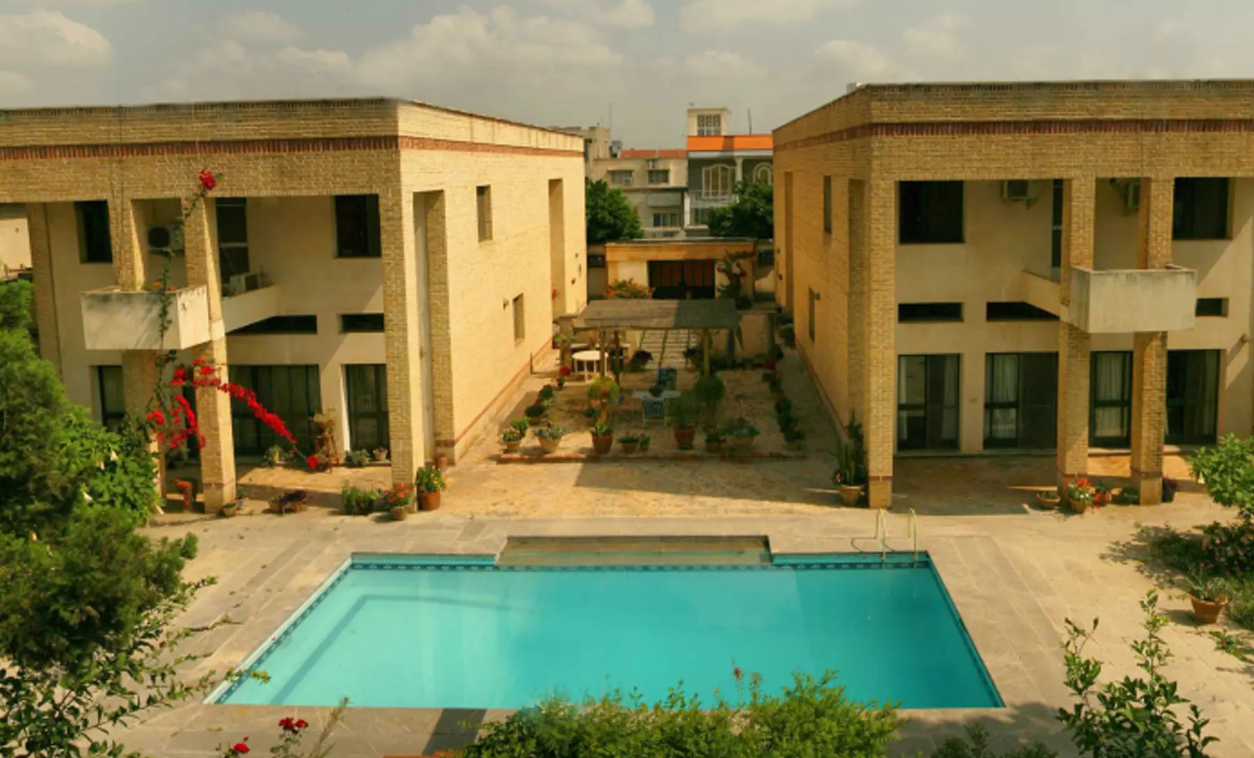 دو خانه برای دو دوست